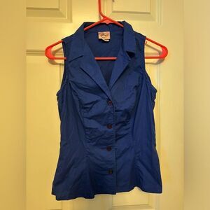 Be still my heart blue sleeveless top size medium